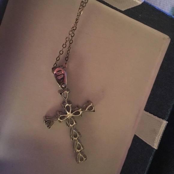 Gorgeous AAA+ cz Cross set in sterling silver 20” - Picture 3 of 3